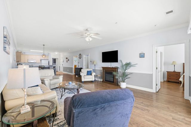 4861 Luster Leaf Cir Apt 304, Myrtle Beach, SC 29577