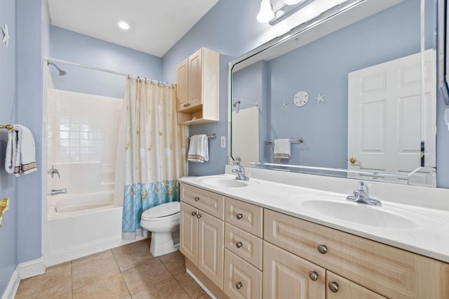 4861 Luster Leaf Cir Apt 304, Myrtle Beach, SC 29577