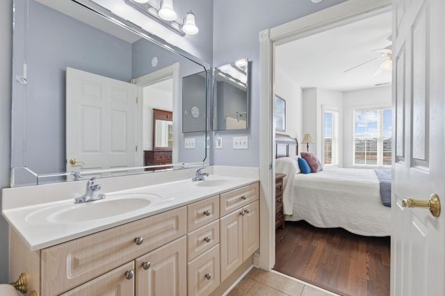 4861 Luster Leaf Cir Apt 304, Myrtle Beach, SC 29577