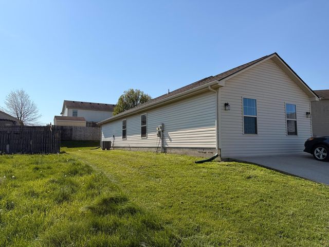1010 Cedar Ridge Court, Lawrenceburg, KY 40342