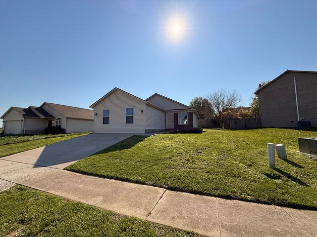 1010 Cedar Ridge Court, Lawrenceburg, KY 40342