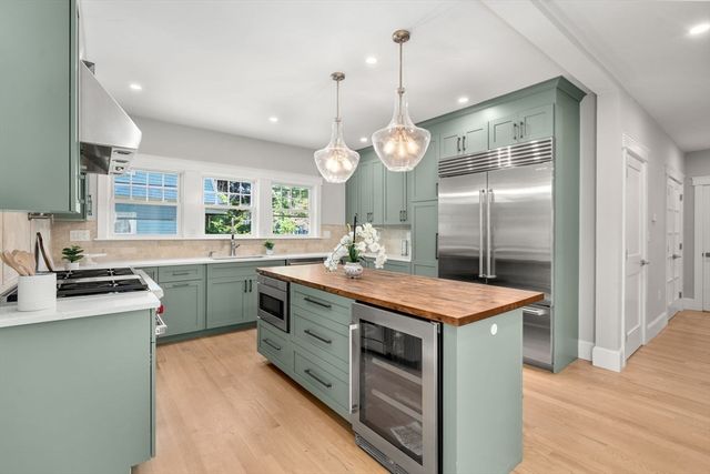 4 Grove St, Medford, MA 02155