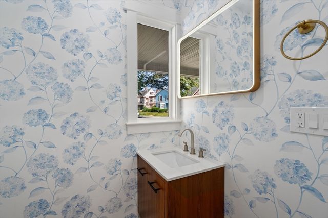 4 Grove St, Medford, MA 02155