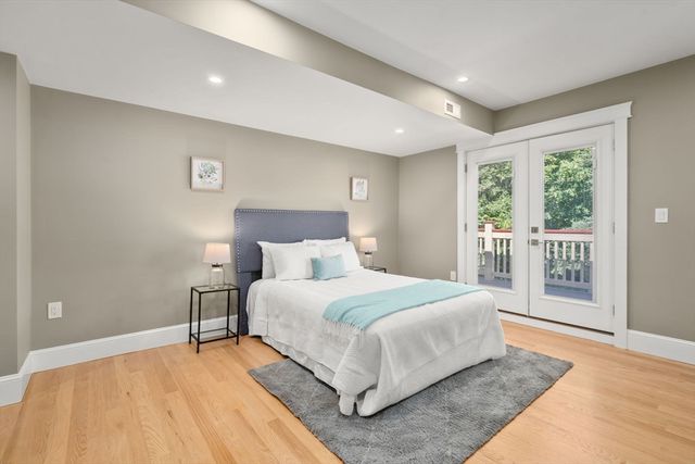 4 Grove St, Medford, MA 02155