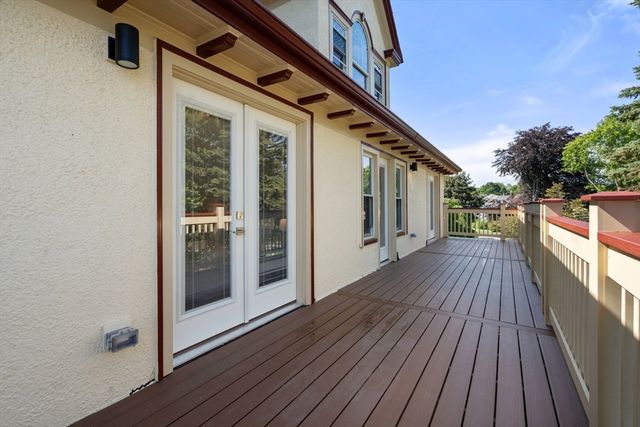 4 Grove St, Medford, MA 02155