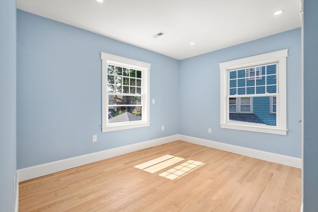 4 Grove St, Medford, MA 02155