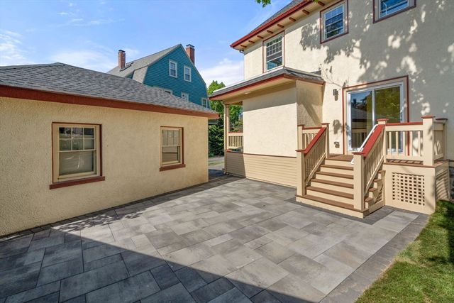 4 Grove St, Medford, MA 02155