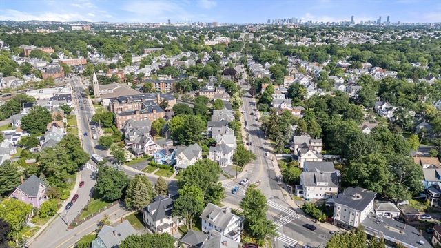 4 Grove St, Medford, MA 02155