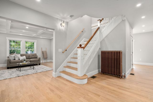 4 Grove St, Medford, MA 02155