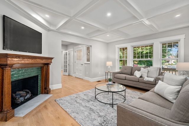 4 Grove St, Medford, MA 02155