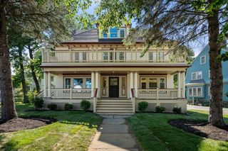 4 Grove St, Medford, MA 02155