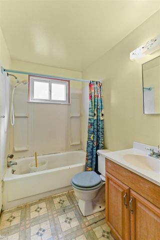 6715 Niagara Street, Romulus, MI 48174