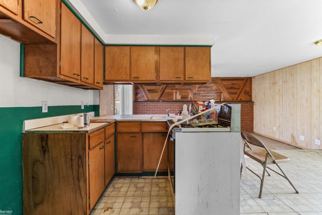 6715 Niagara Street, Romulus, MI 48174