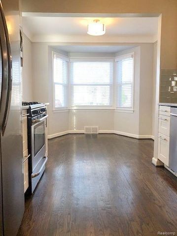 1009 Larkmoor Boulevard, Berkley, MI 48072