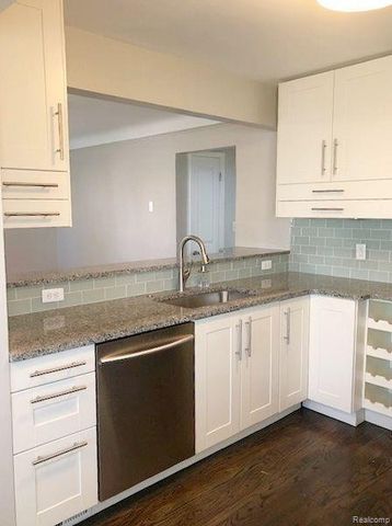 1009 Larkmoor Boulevard, Berkley, MI 48072