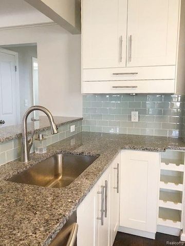 1009 Larkmoor Boulevard, Berkley, MI 48072