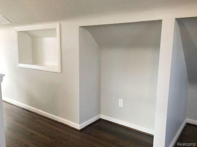 1009 Larkmoor Boulevard, Berkley, MI 48072