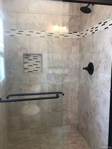 1009 Larkmoor Boulevard, Berkley, MI 48072