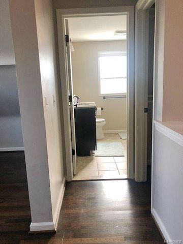1009 Larkmoor Boulevard, Berkley, MI 48072