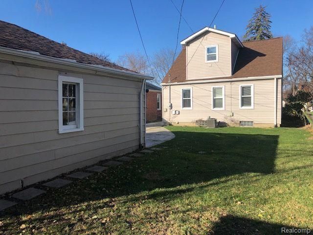 1009 Larkmoor Boulevard, Berkley, MI 48072