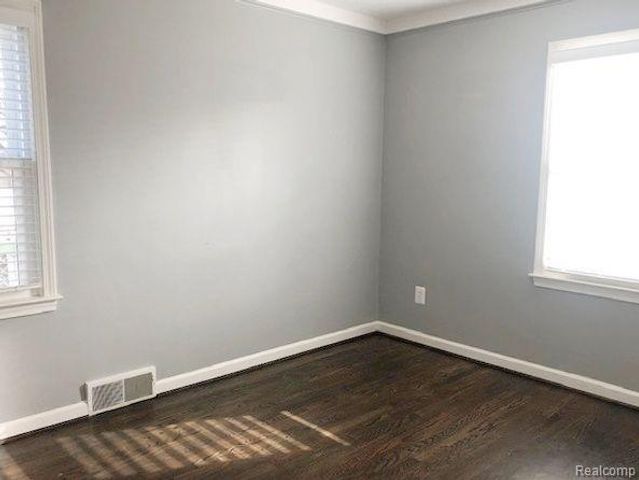 1009 Larkmoor Boulevard, Berkley, MI 48072