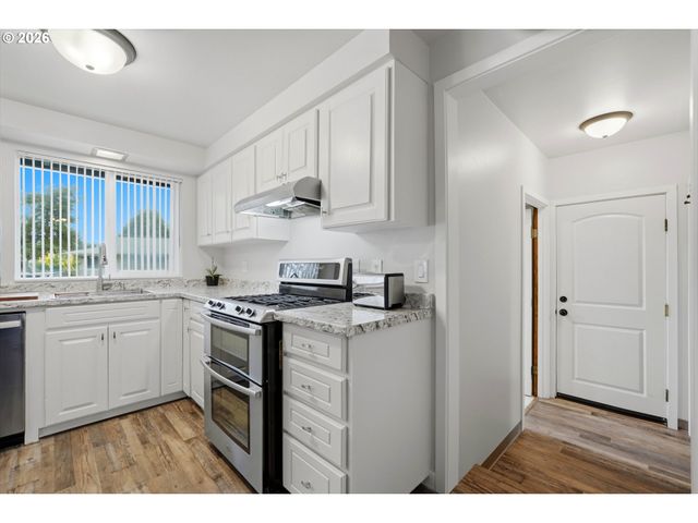 18380 Sw JOHNSON St, Beaverton, OR 97003