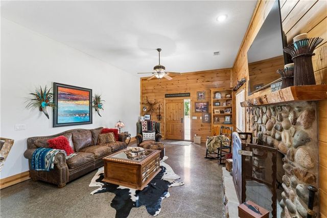 25345 Harmony Road, Paola, KS 66071
