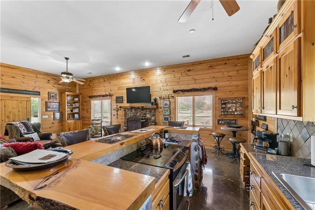25345 Harmony Road, Paola, KS 66071