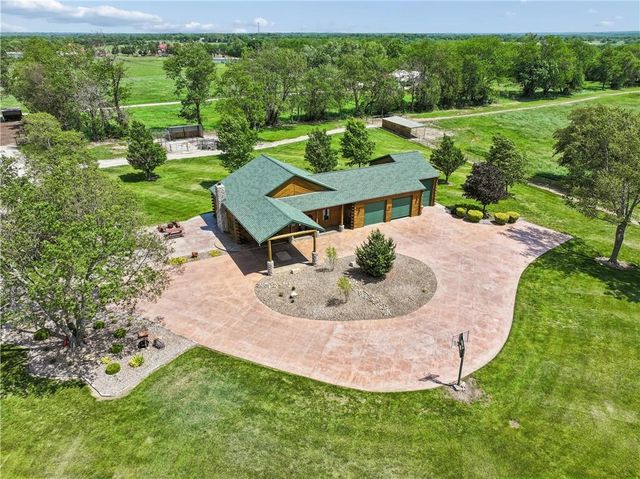 25345 Harmony Road, Paola, KS 66071