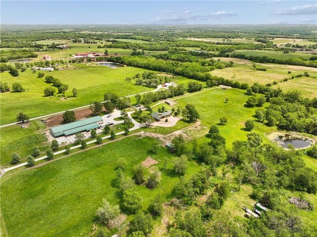 25345 Harmony Road, Paola, KS 66071