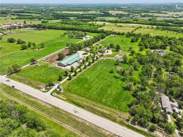 25345 Harmony Road, Paola, KS 66071