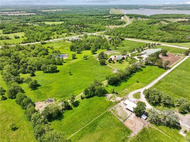 25345 Harmony Road, Paola, KS 66071
