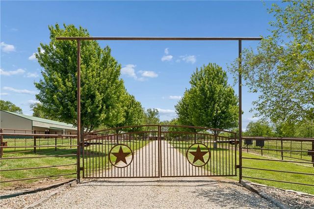 25345 Harmony Road, Paola, KS 66071