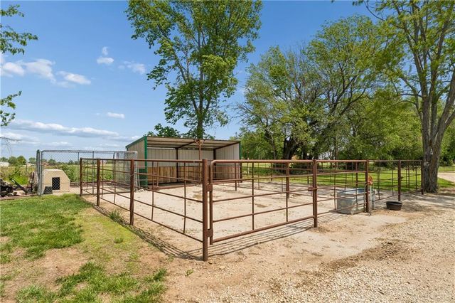 25345 Harmony Road, Paola, KS 66071