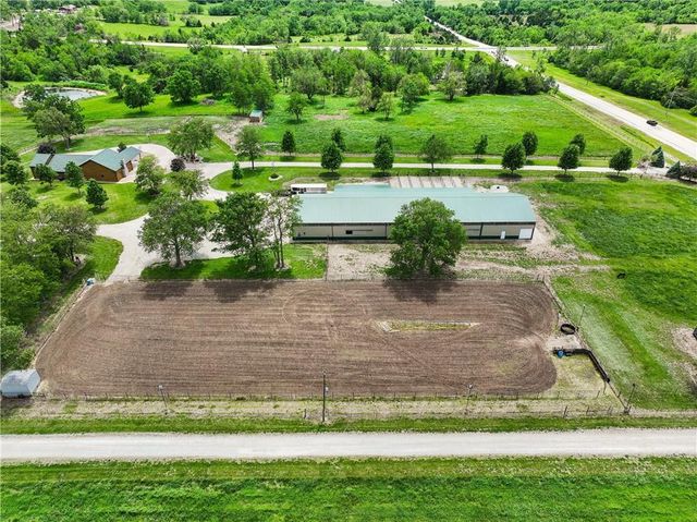 25345 Harmony Road, Paola, KS 66071