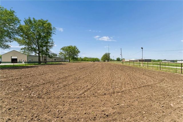 25345 Harmony Road, Paola, KS 66071