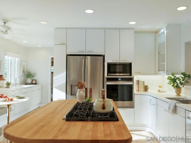4760 Miracle Dr, San Diego, CA 92115
