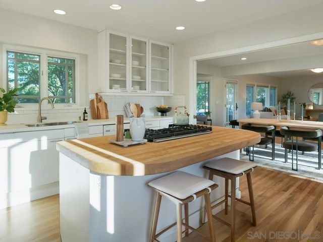 4760 Miracle Dr, San Diego, CA 92115