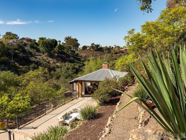 4760 Miracle Dr, San Diego, CA 92115