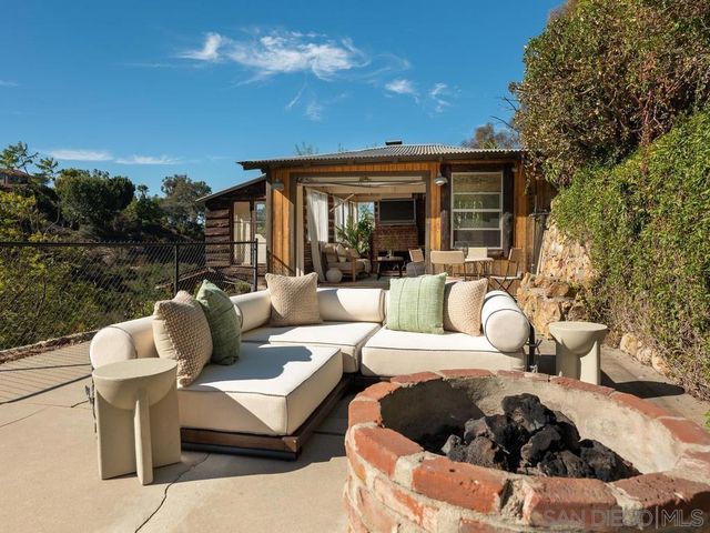 4760 Miracle Dr, San Diego, CA 92115