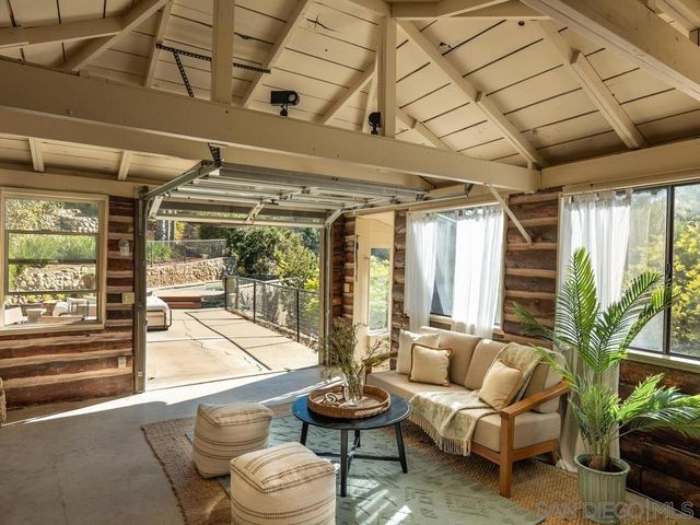 4760 Miracle Dr, San Diego, CA 92115