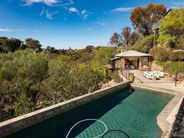 4760 Miracle Dr, San Diego, CA 92115