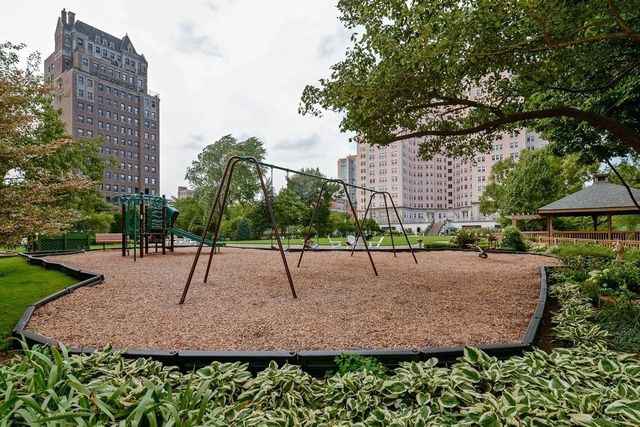 5555 N Sheridan Road 515, Chicago, IL 60640
