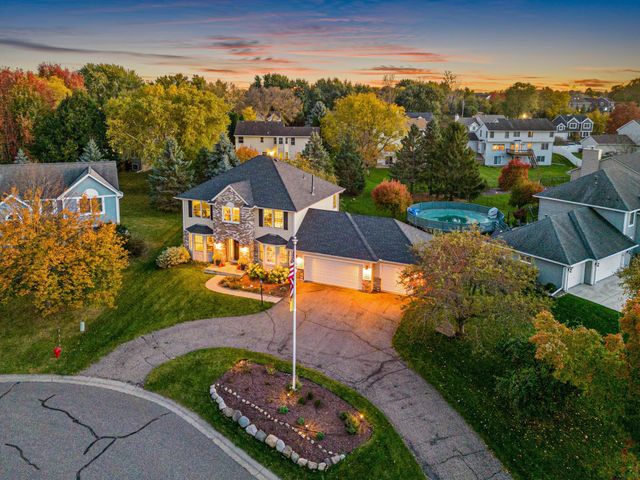 1883 Lochaven Drive, Woodbury, MN 55125