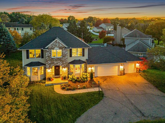 1883 Lochaven Drive, Woodbury, MN 55125