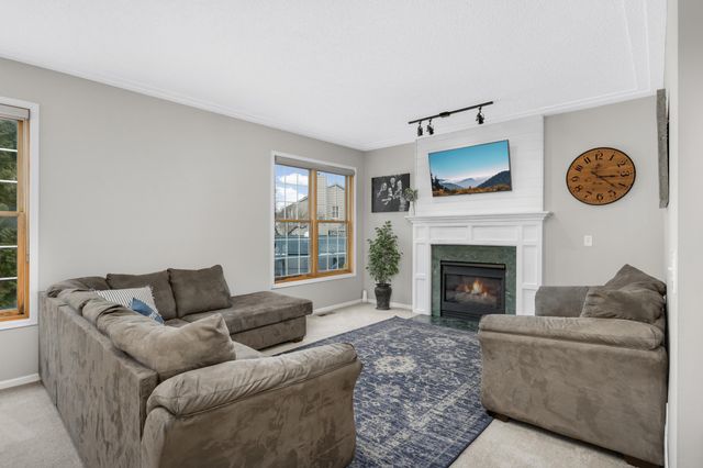 1883 Lochaven Drive, Woodbury, MN 55125