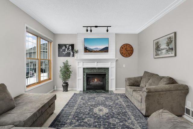 1883 Lochaven Drive, Woodbury, MN 55125