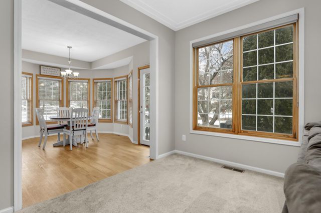 1883 Lochaven Drive, Woodbury, MN 55125