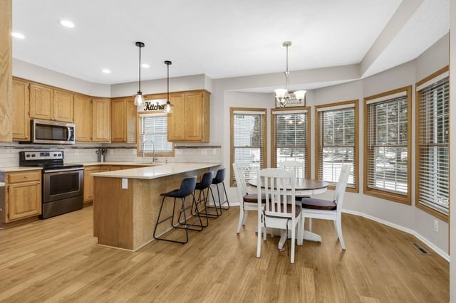 1883 Lochaven Drive, Woodbury, MN 55125