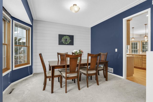 1883 Lochaven Drive, Woodbury, MN 55125